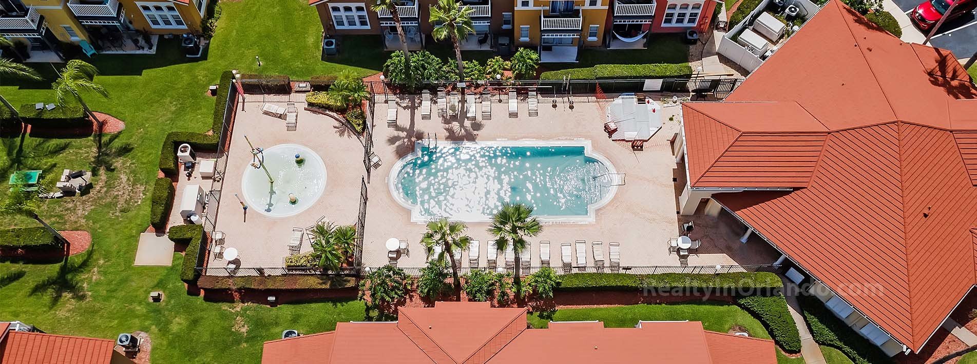 Lake Berkley Resort  Pool